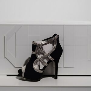 Wild Rose Elegant Black and Silver Women's Heels